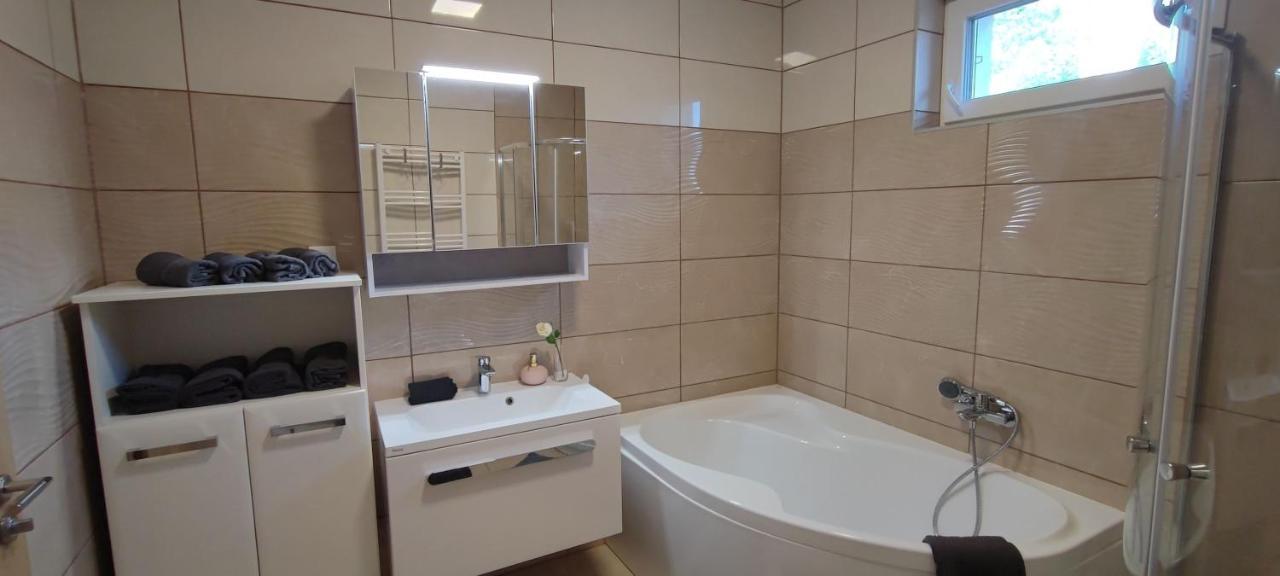 Apartament White Column House Diosd Zewnętrze zdjęcie