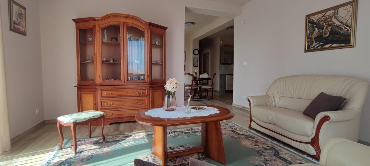 Apartament White Column House Diosd Zewnętrze zdjęcie